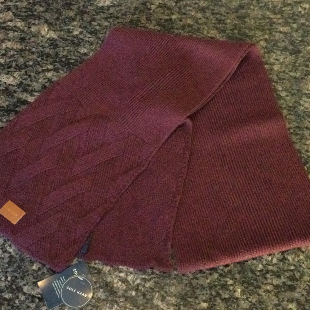 Cole Hahn Burgundy Scarf - Picture 3 of 13